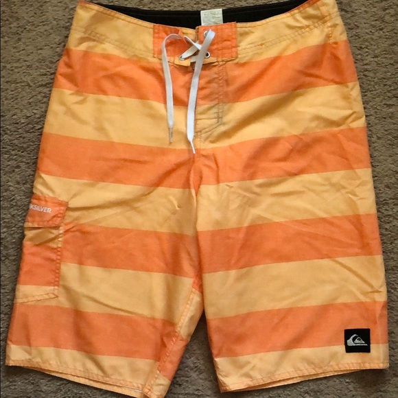 Men’s Quiksilver Boardshorts - Picture 1 of 3